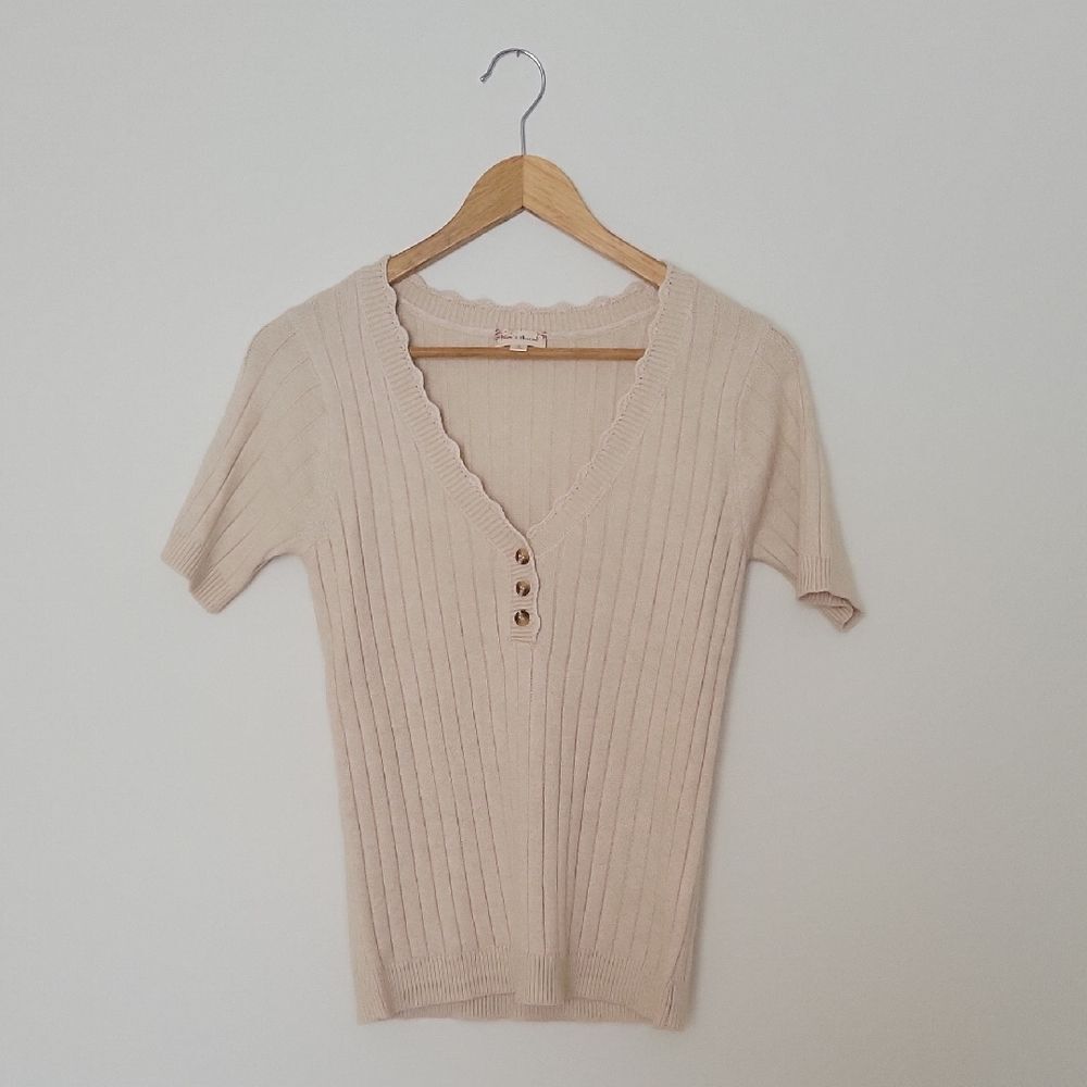 Women's Cream Ribbed Knit Coquette Soft Girl Scalloped V-neck Top Size  S